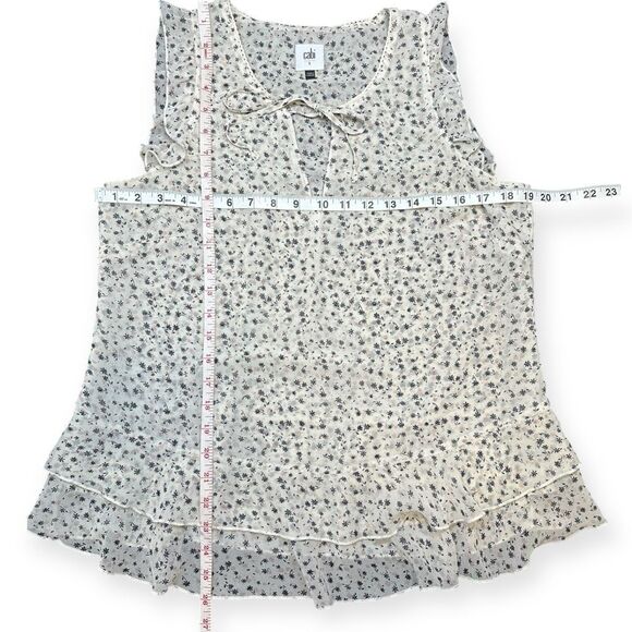 CABI Women’s Ivory Black Floral Wishful Sleeveless Ruffle Hem Tie Neck Blouse Si - Picture 7 of 7